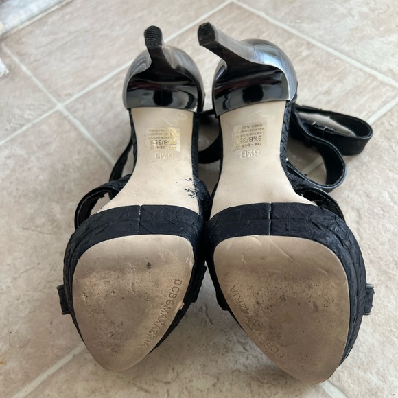 =BCBG MAXAZRIA Black Platform Reptile Leather Heels W/ Black Chrome Accents 5.5 - Picture 5 of 8